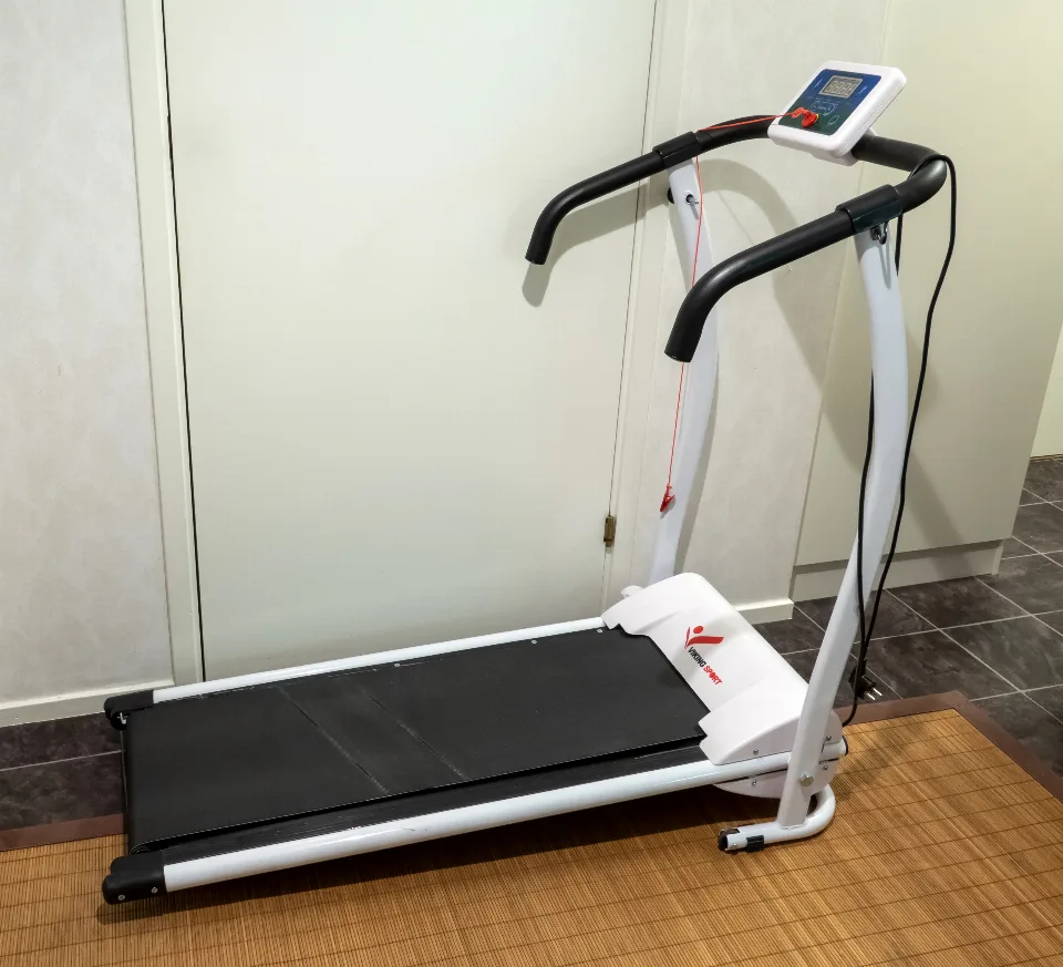 Fitnes jihozlari: Yugurish yo'lagi trenajyori