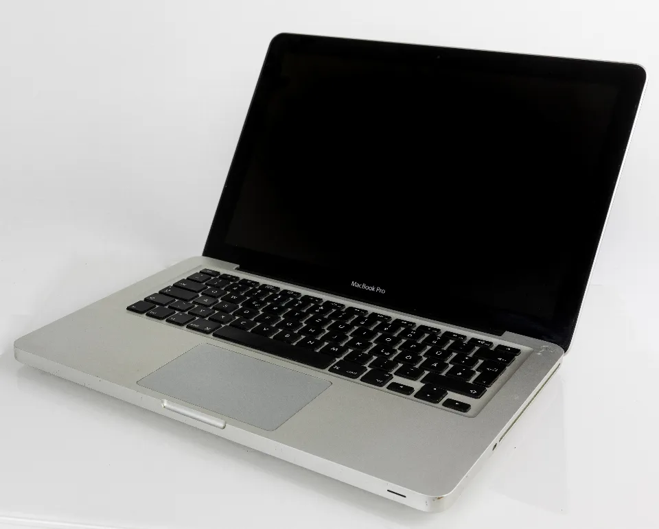 Noutbuklar: MacBook Pro